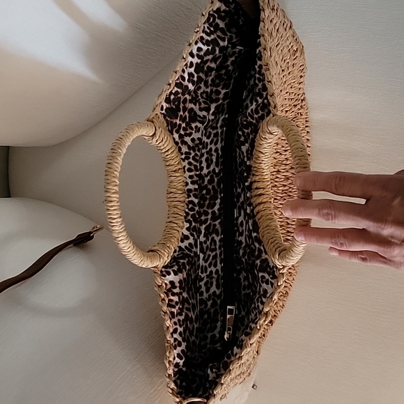 Tara Grinna Med Straw Tote - Picture 2 of 11